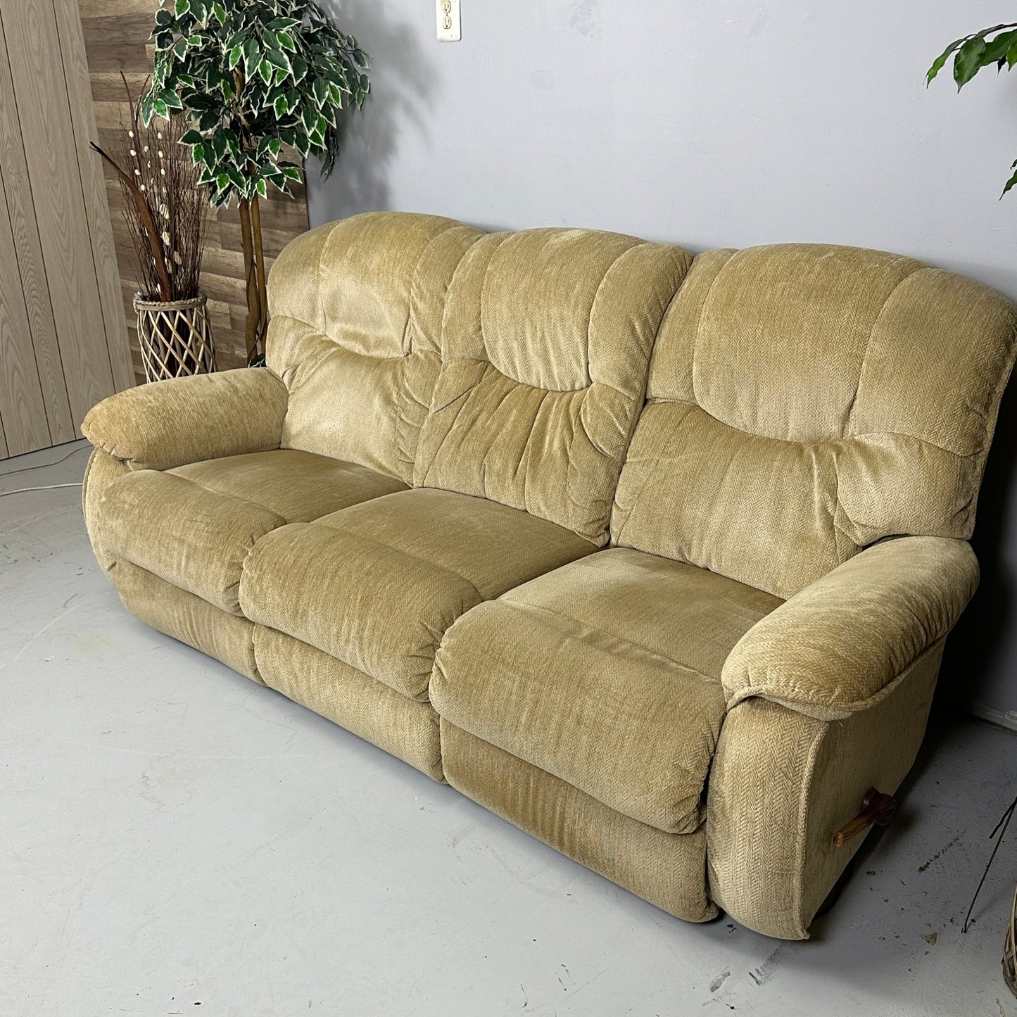 LA-Z-BOY Brown 3-Seater Manual Recliner