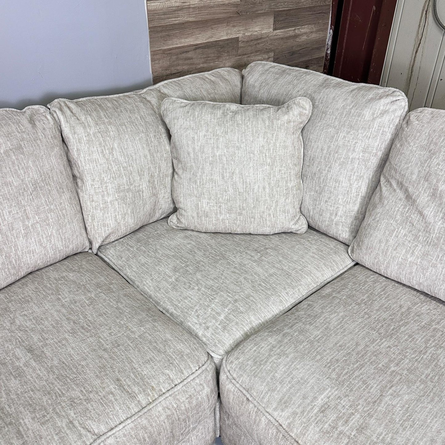 Ashley Rawcliffe 3-Piece Sectional