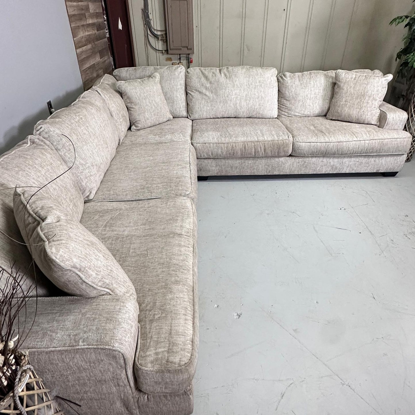 Ashley Rawcliffe 3-Piece Sectional