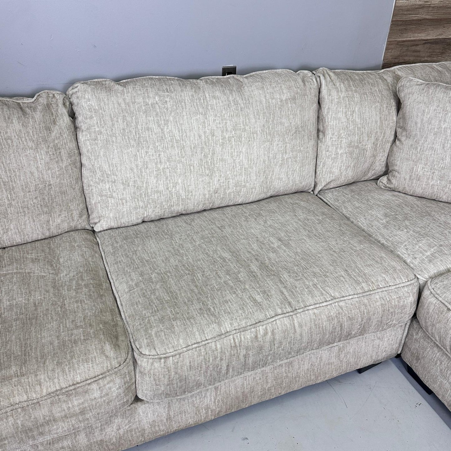 Ashley Rawcliffe 3-Piece Sectional