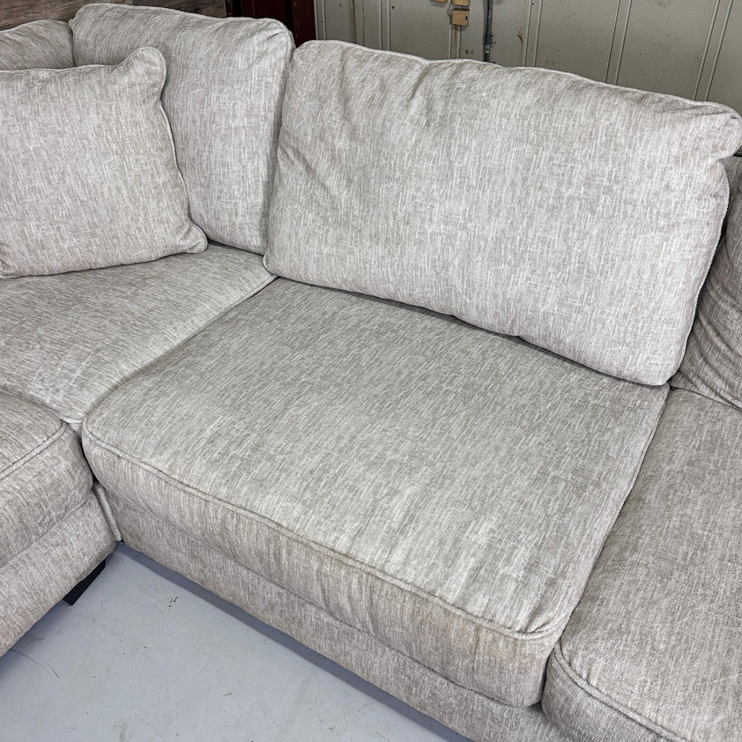 Ashley Rawcliffe 3-Piece Sectional