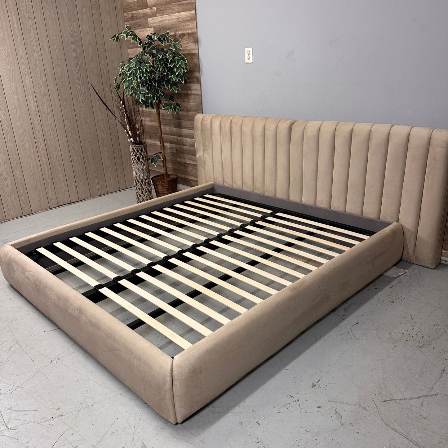 Rove Concepts Berlin King Bed (Latte)