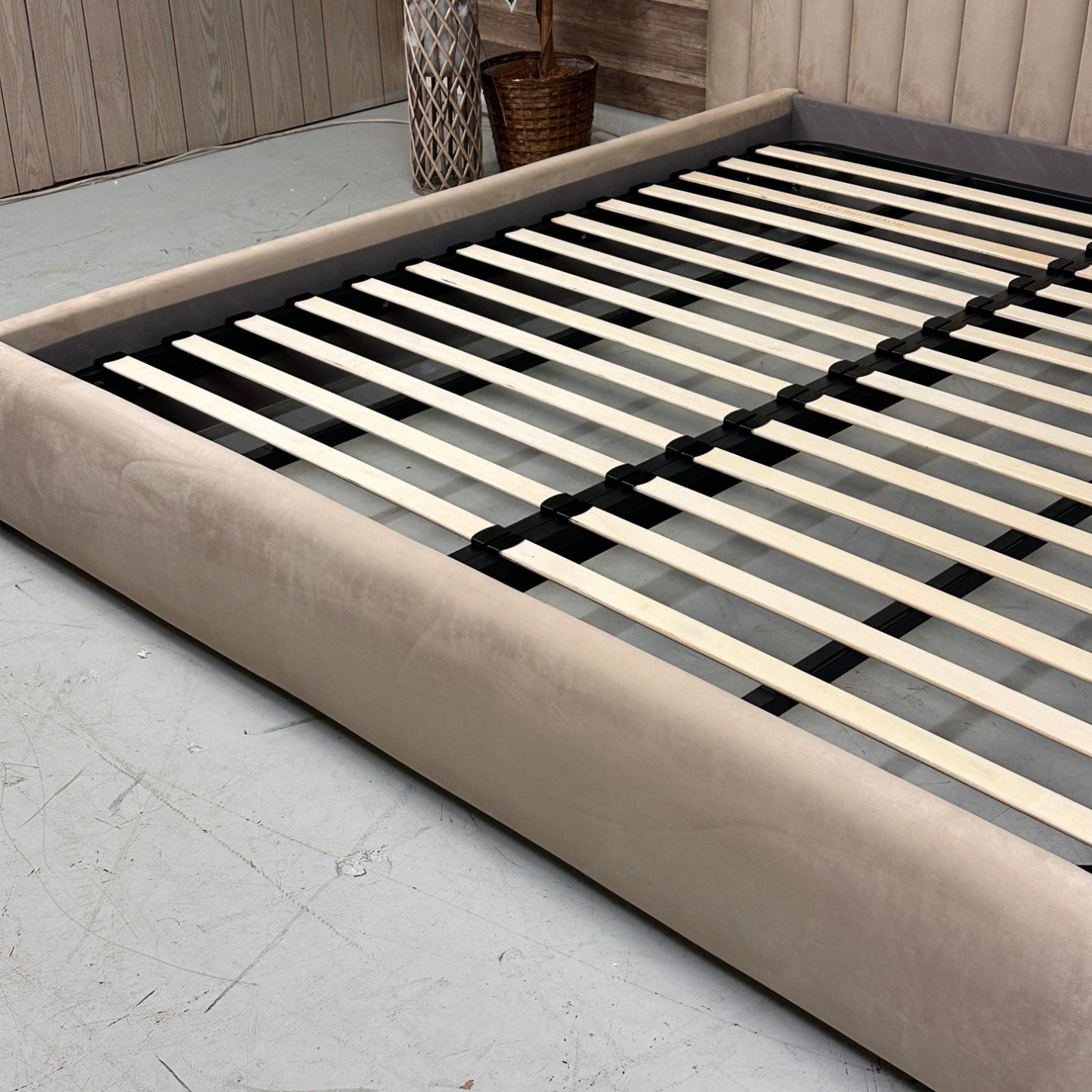 Rove Concepts Berlin King Bed (Latte)