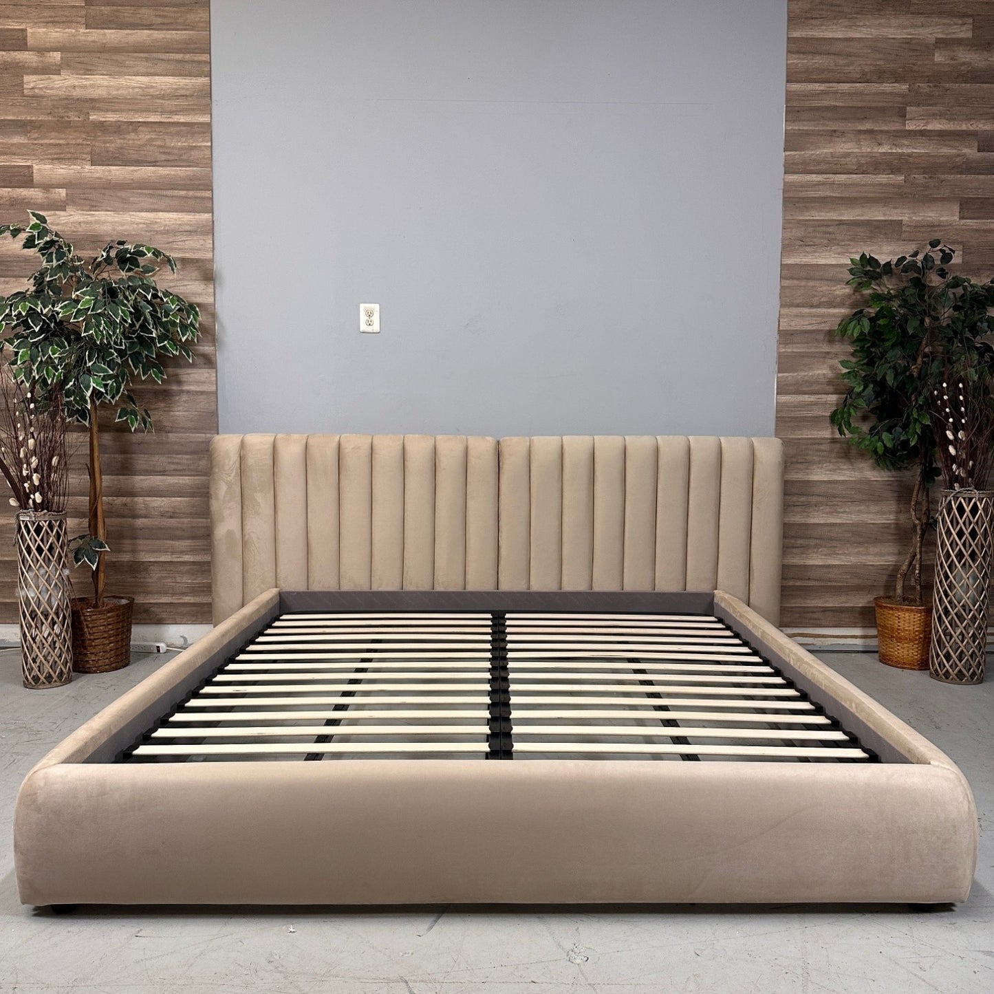 Rove Concepts Berlin King Bed (Latte)