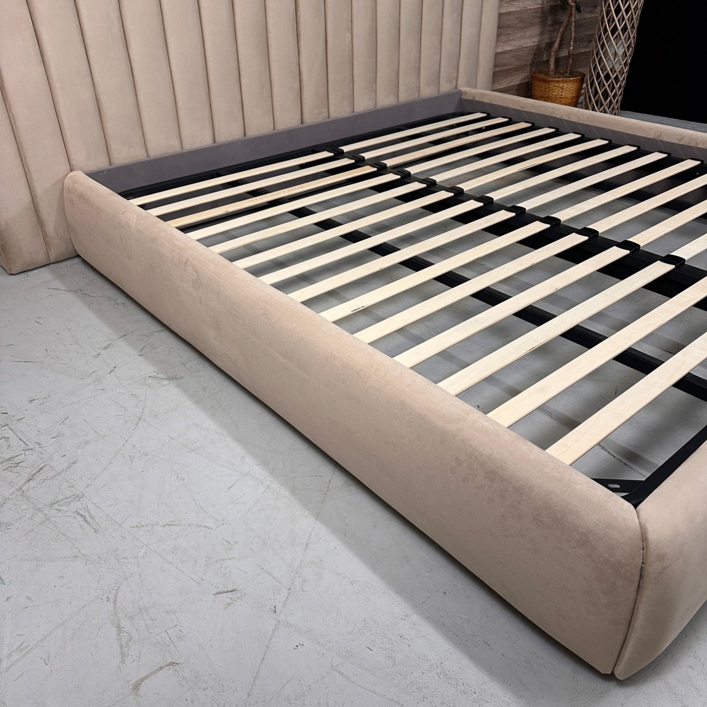 Rove Concepts Berlin King Bed (Latte)