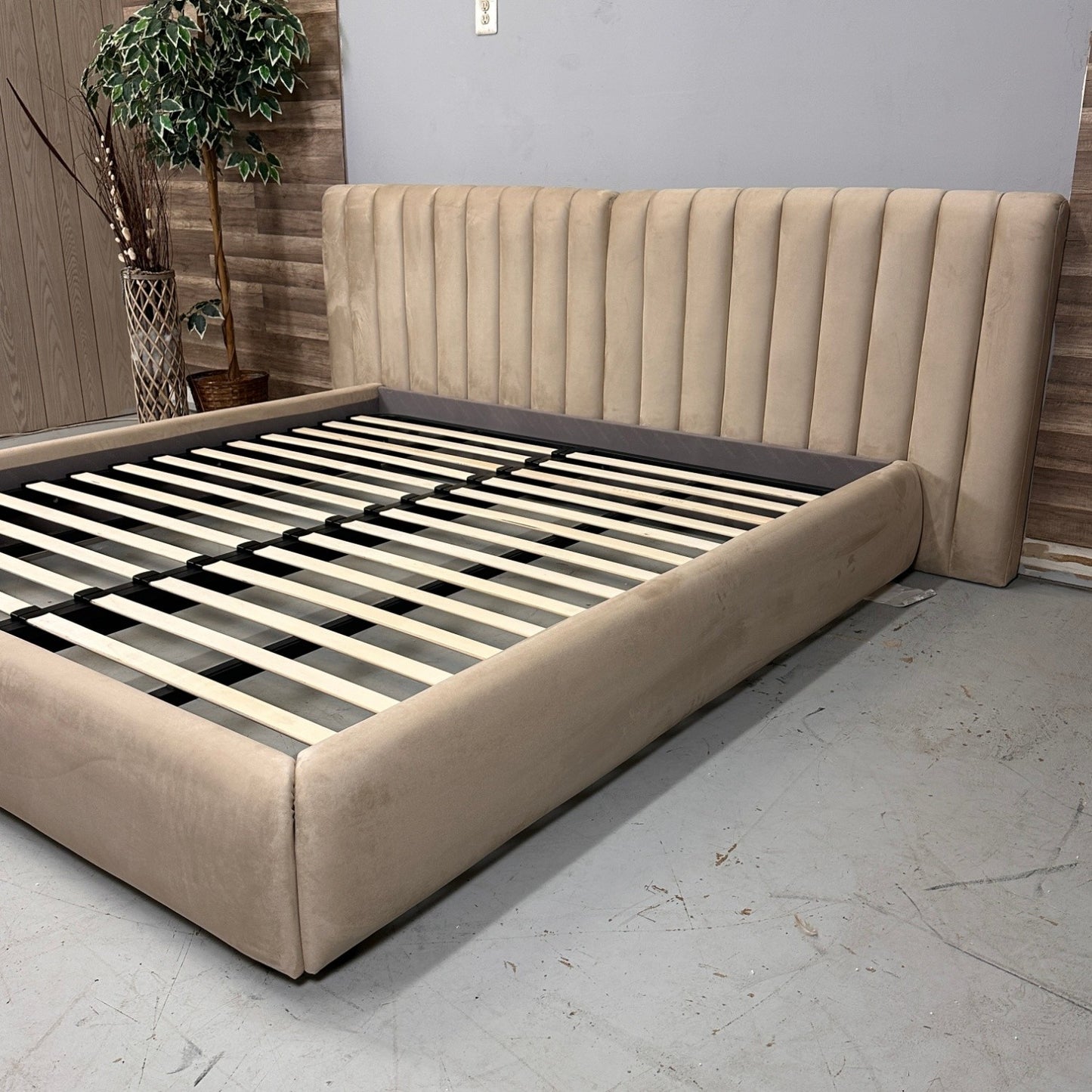 Rove Concepts Berlin King Bed (Latte)