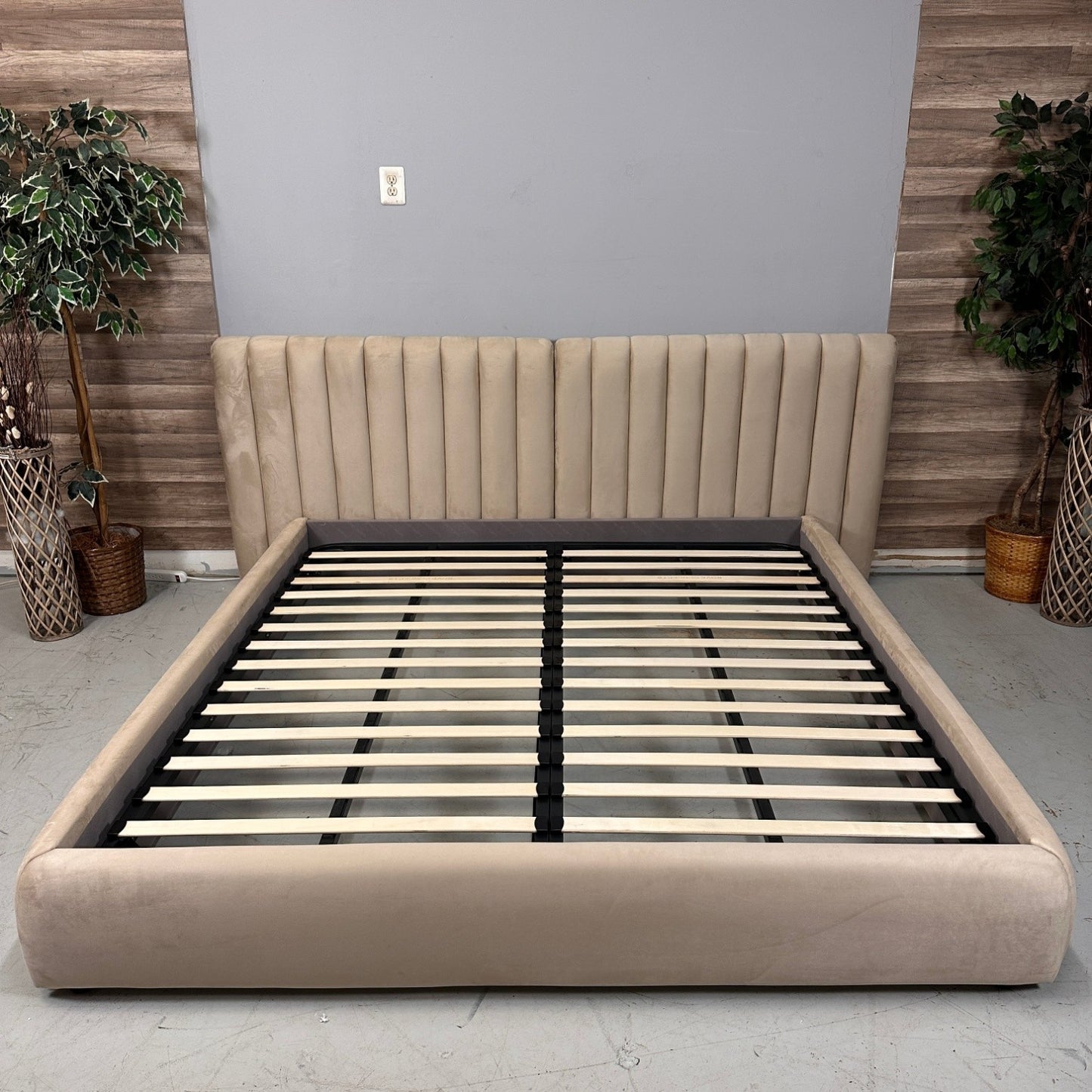 Rove Concepts Berlin King Bed (Latte)