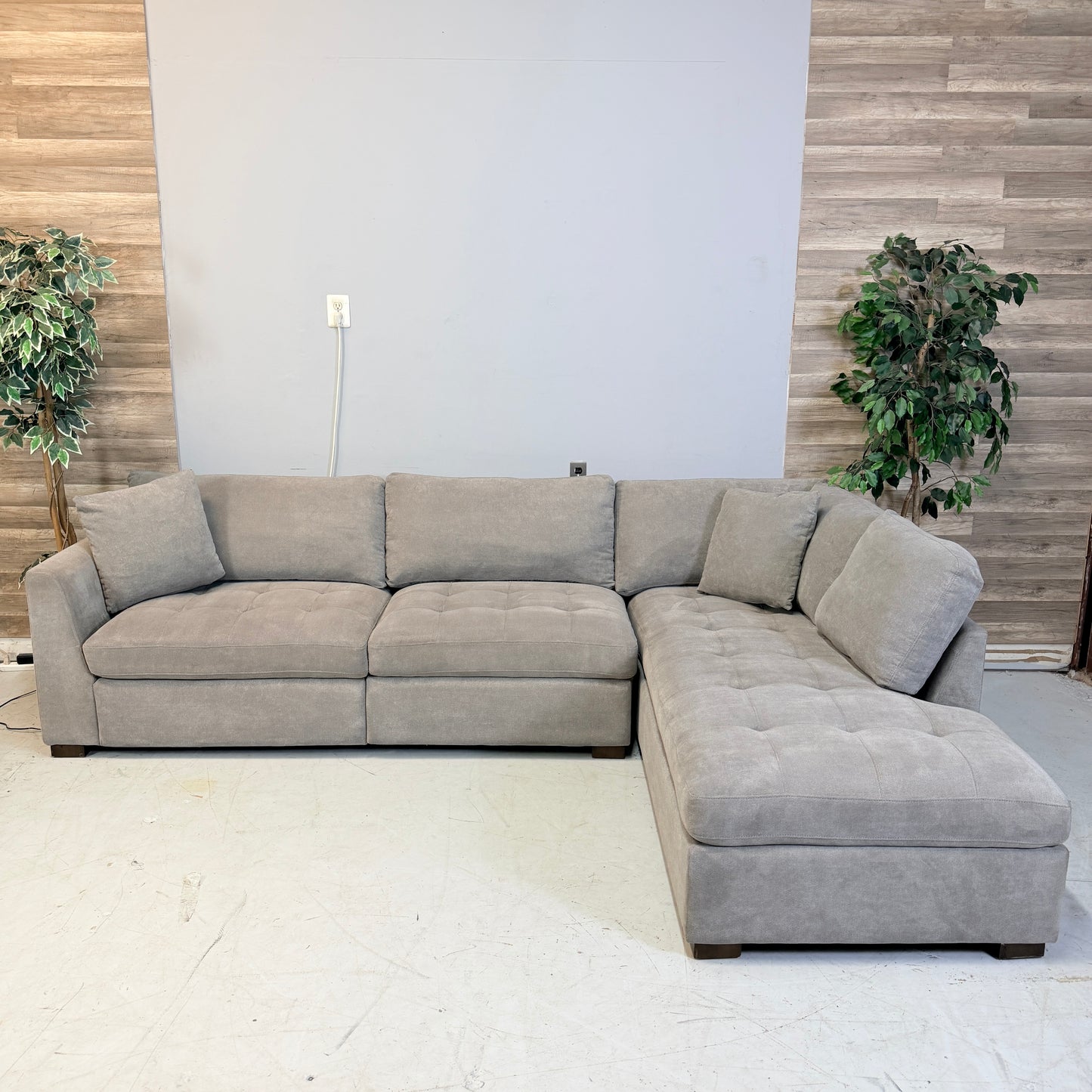 Thomasville Miles Fabric Sectional With Power Footrest