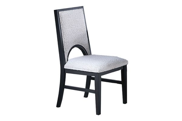 Midnight Round Dining Table W/ 4 Chairs