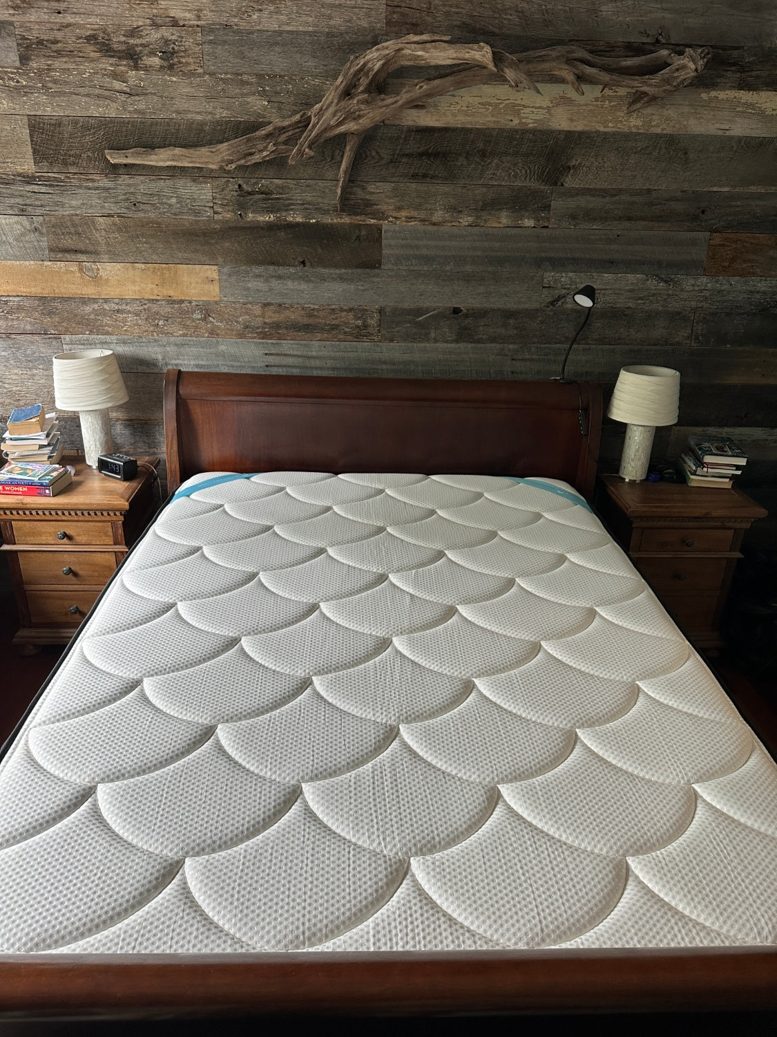 (Customer Return) DreamCloud Premier Queen Mattress