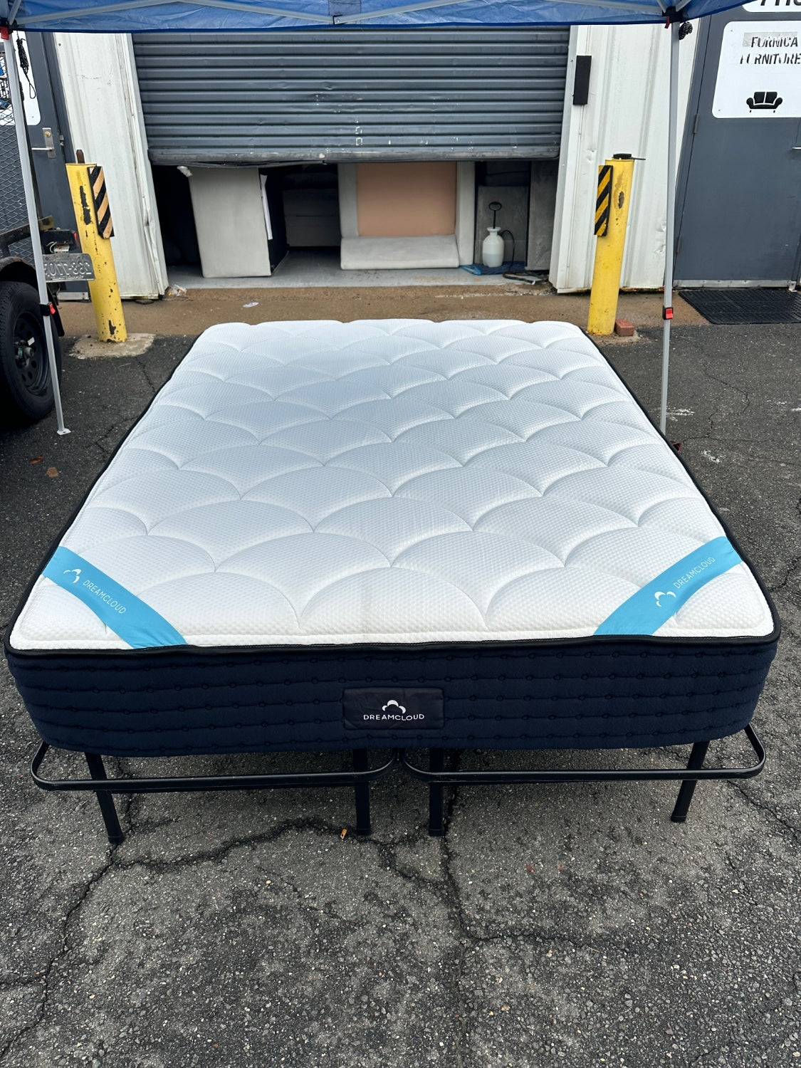 (Customer Return) DreamCloud Premier Queen Mattress