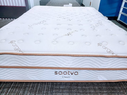 (Customer Return) Saatva King Classic Mattress Luxury Firm