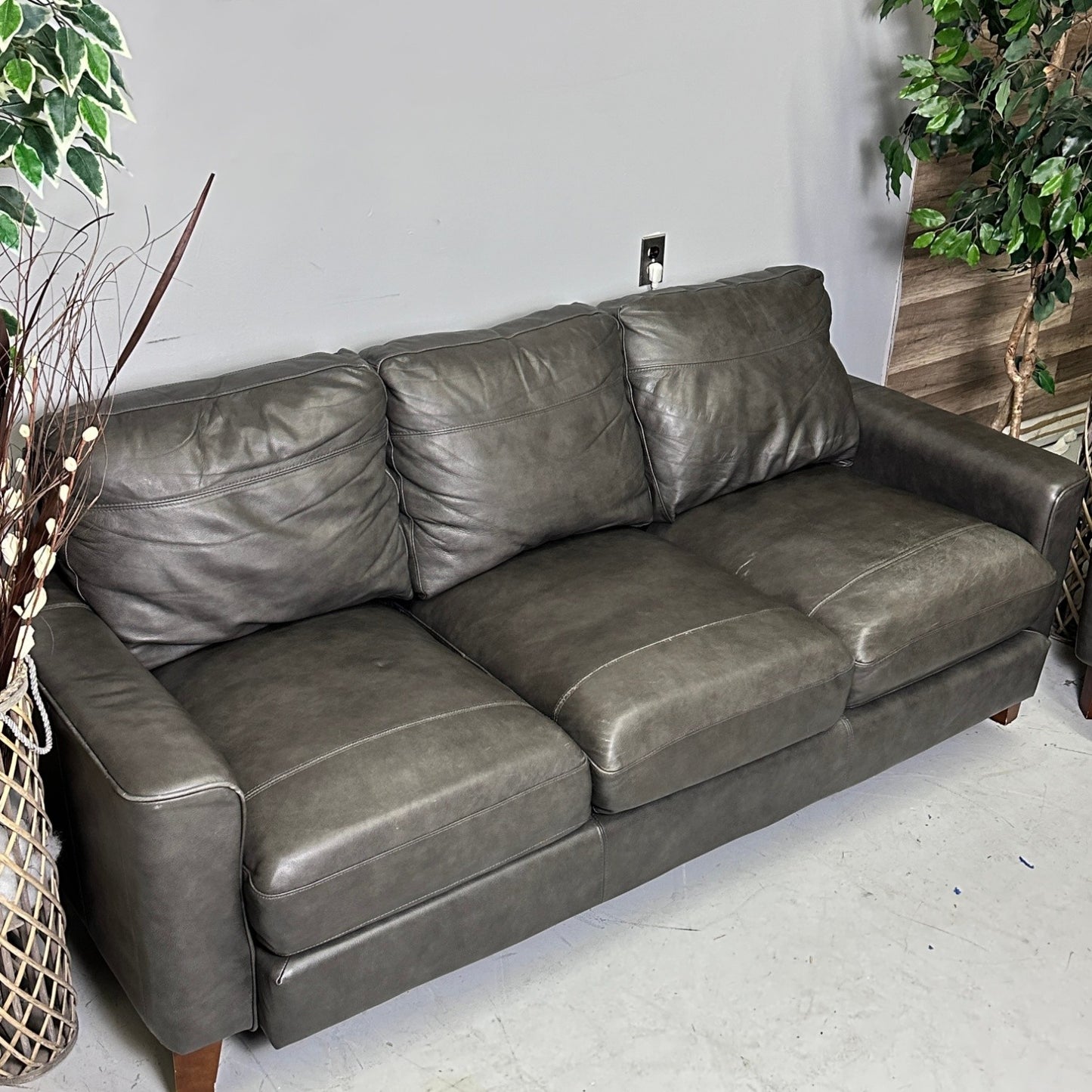 Leather Sofa & Loveseat Set