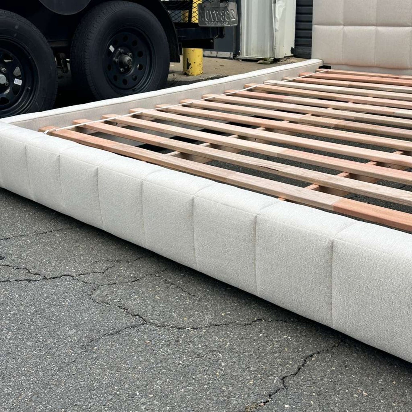 Modloft Thompson Bed (King)