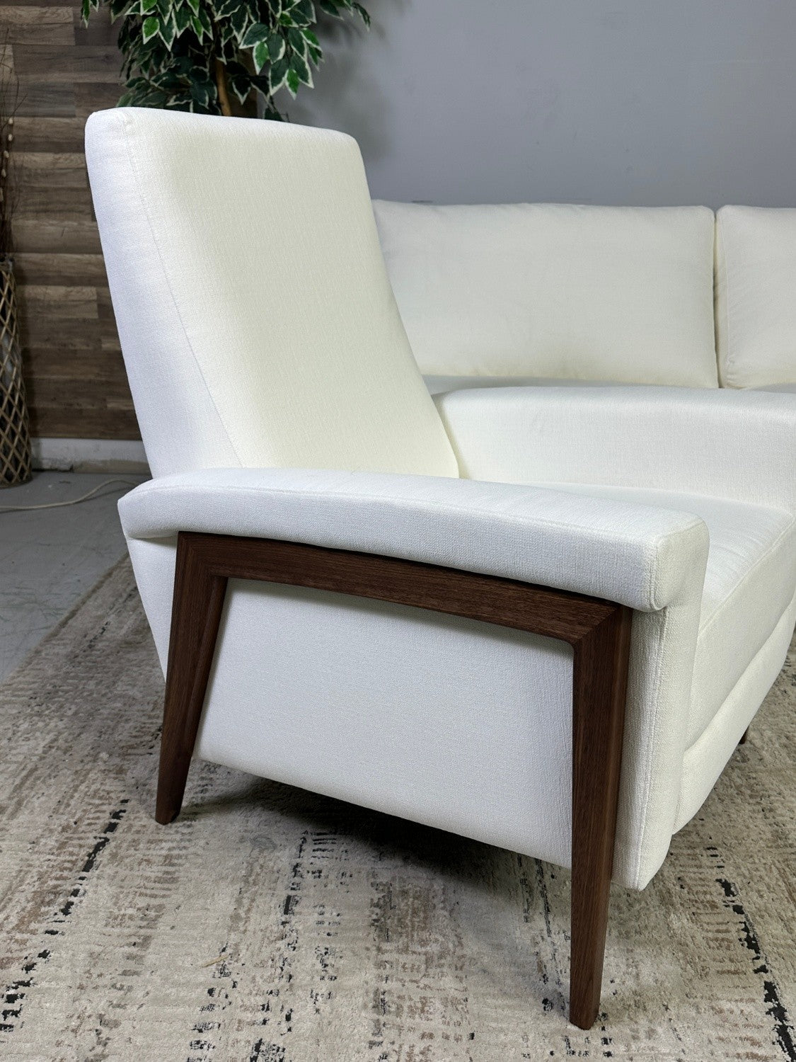 Robin Recliner By BenchMade Modern