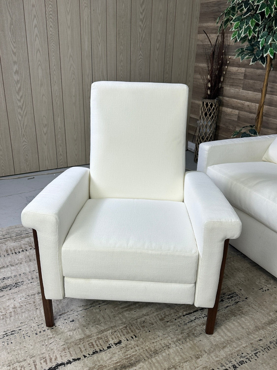 Robin Recliner By BenchMade Modern