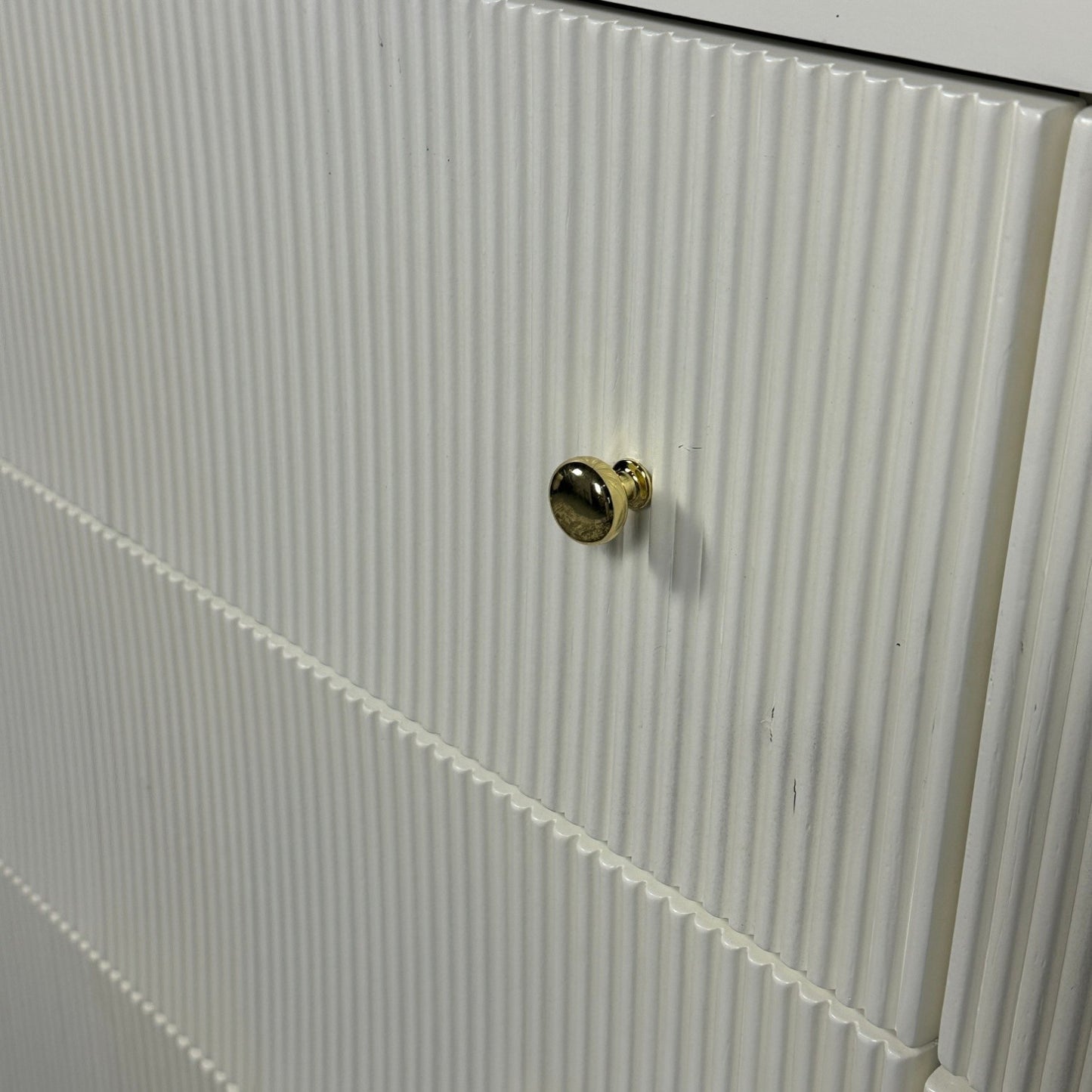 Havenly Curved Modern 6 Drawer White Dresser