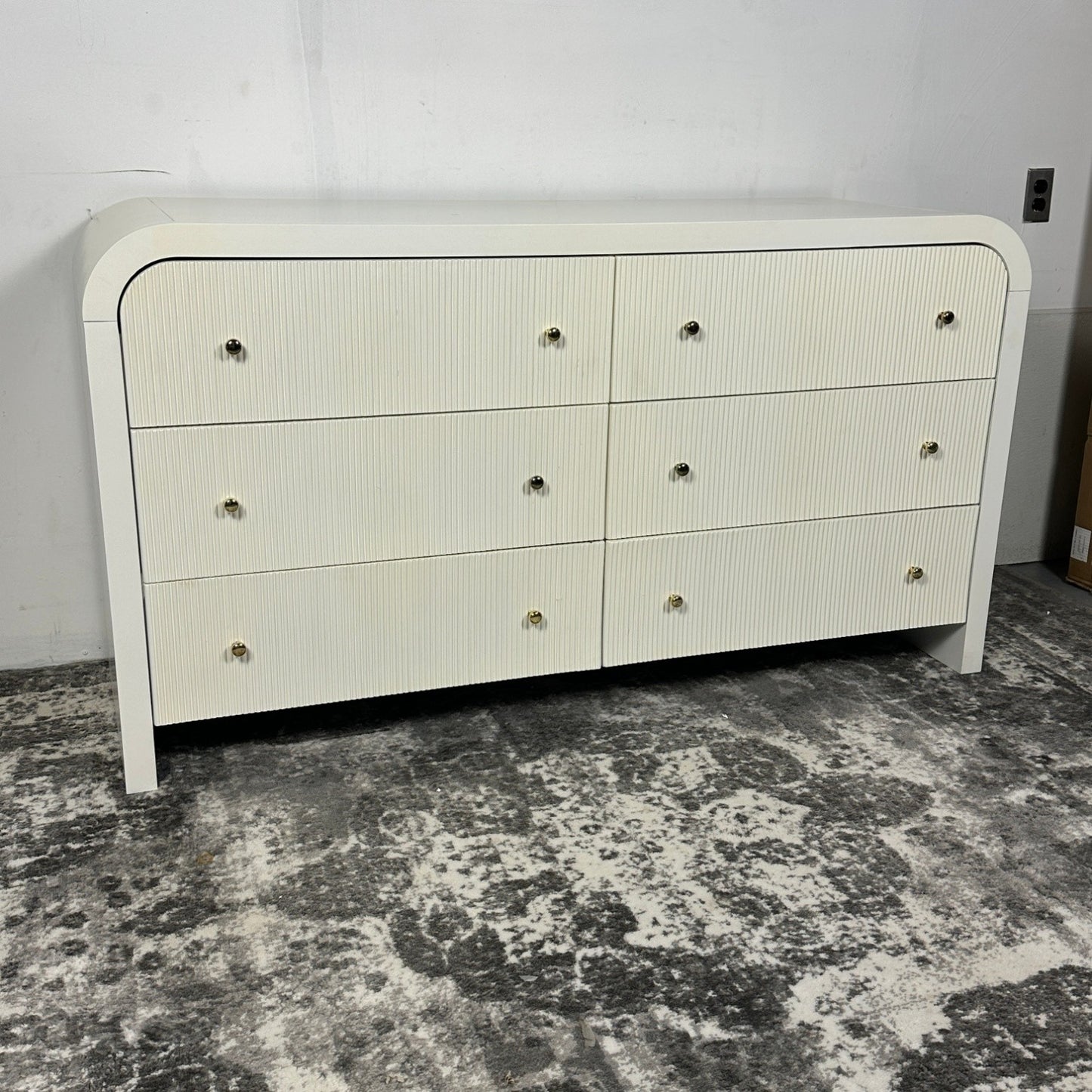 Havenly Curved Modern 6 Drawer White Dresser