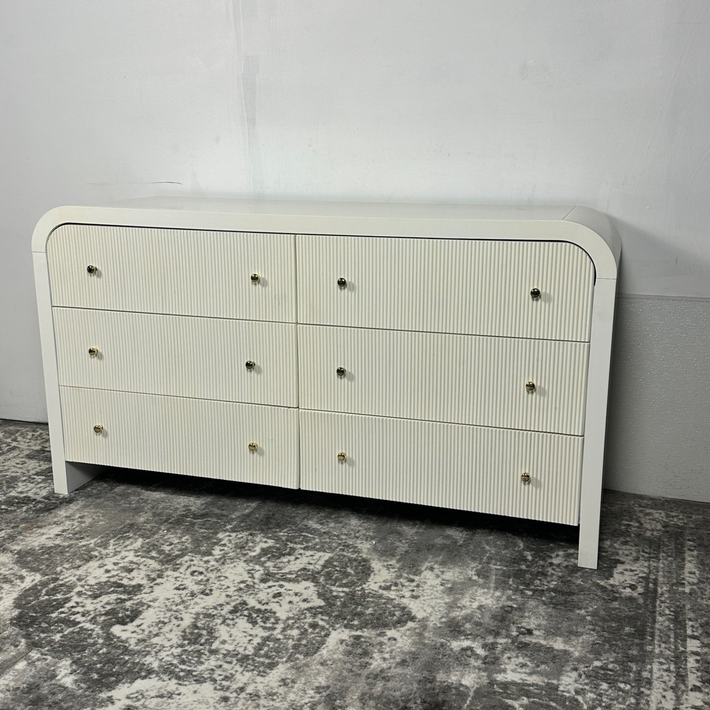 Havenly Curved Modern 6 Drawer White Dresser