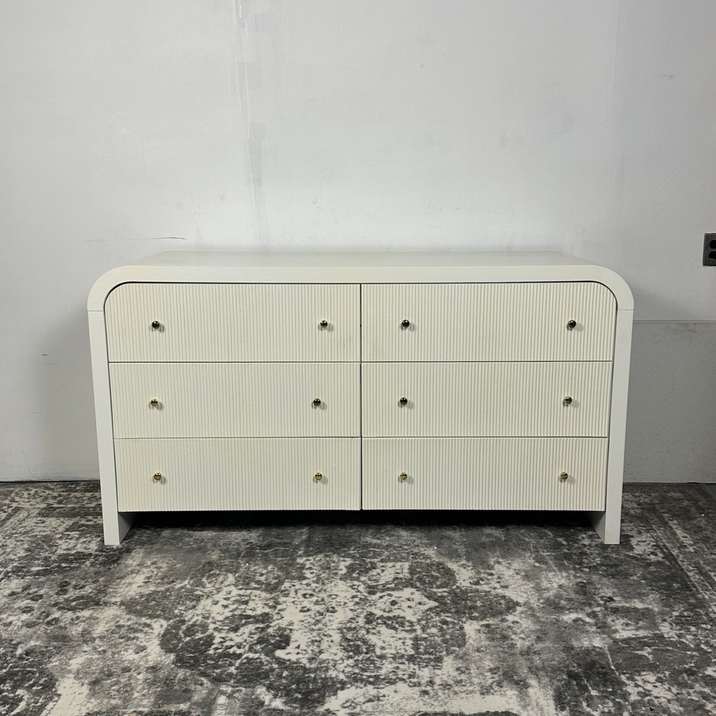 Havenly Curved Modern 6 Drawer White Dresser