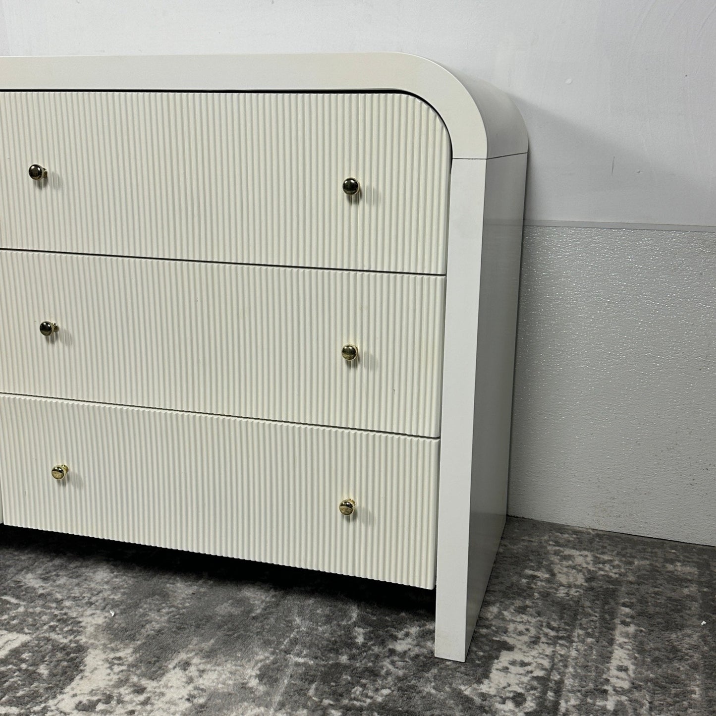 Havenly Curved Modern 6 Drawer White Dresser