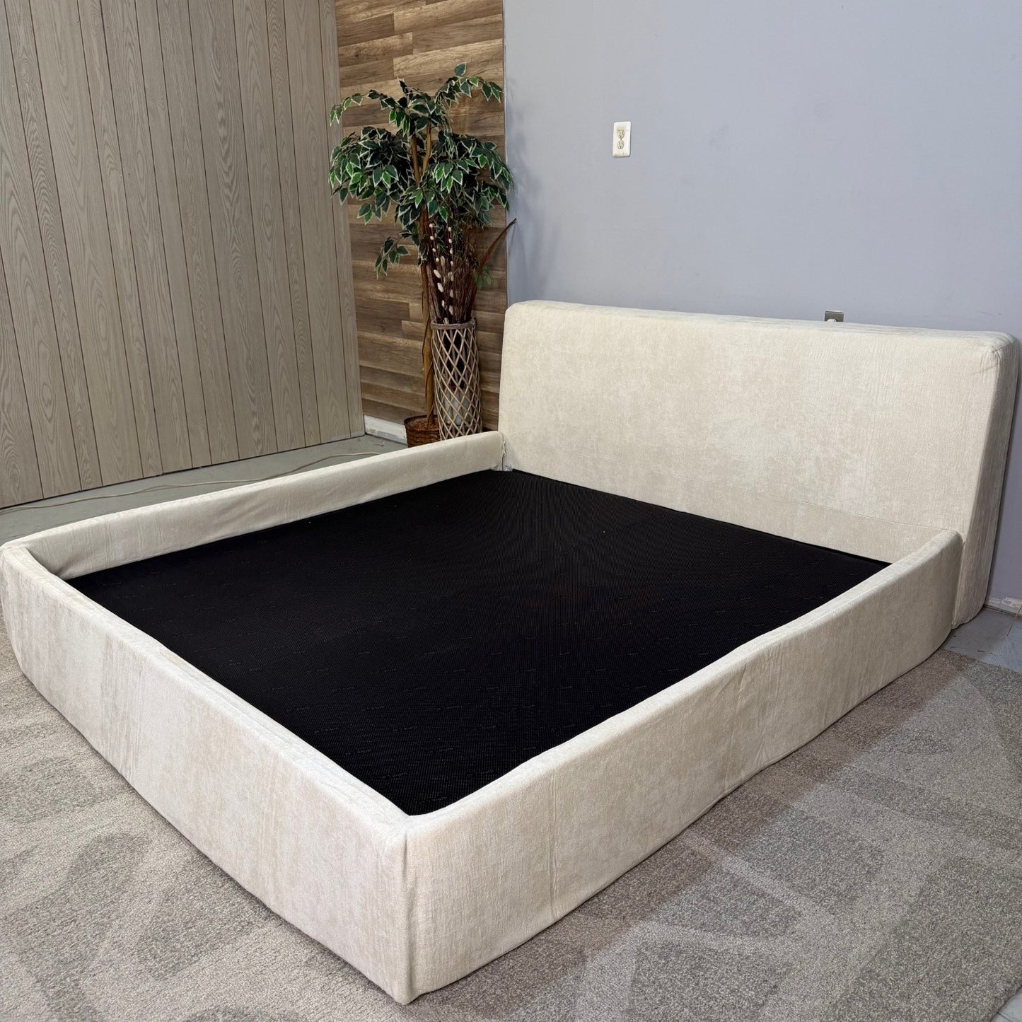 Rove Lab 02 King Bed