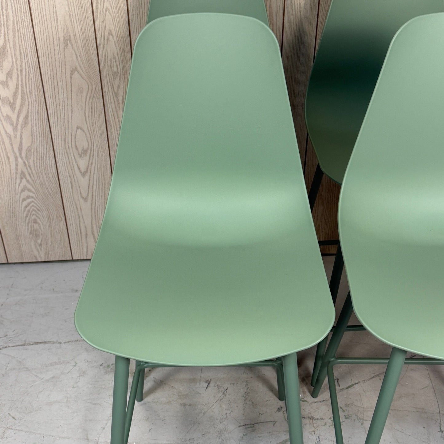 4 Article Svelti Green Counter Stools