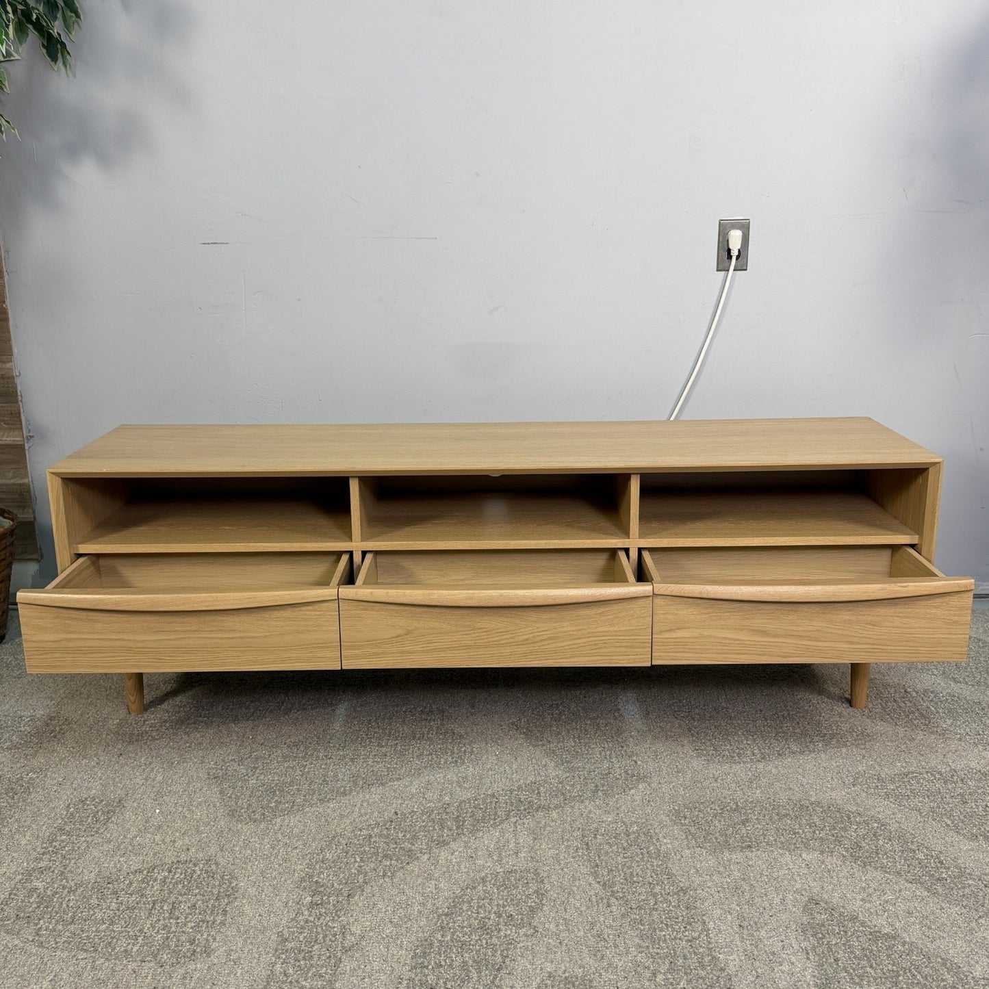 Article Lenia 63" Low Media Unit
