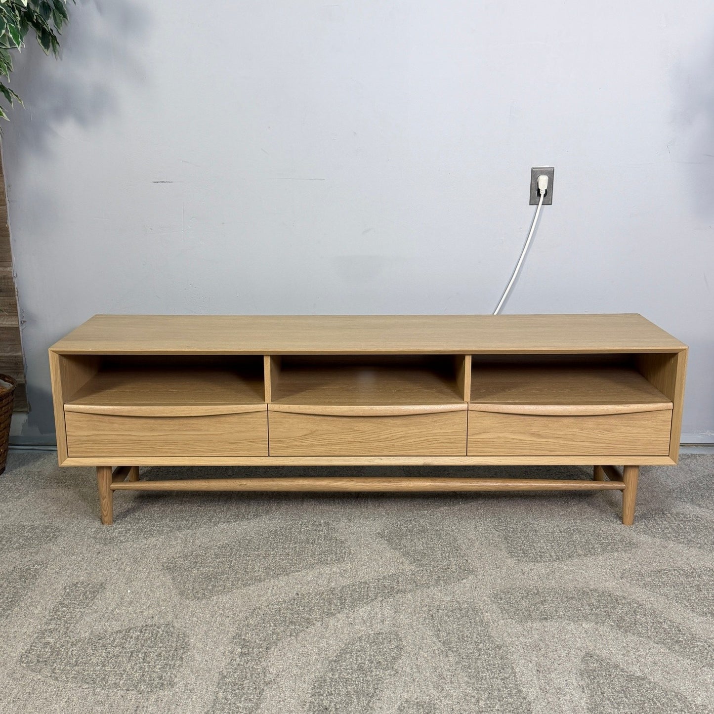 Article Lenia 63" Low Media Unit