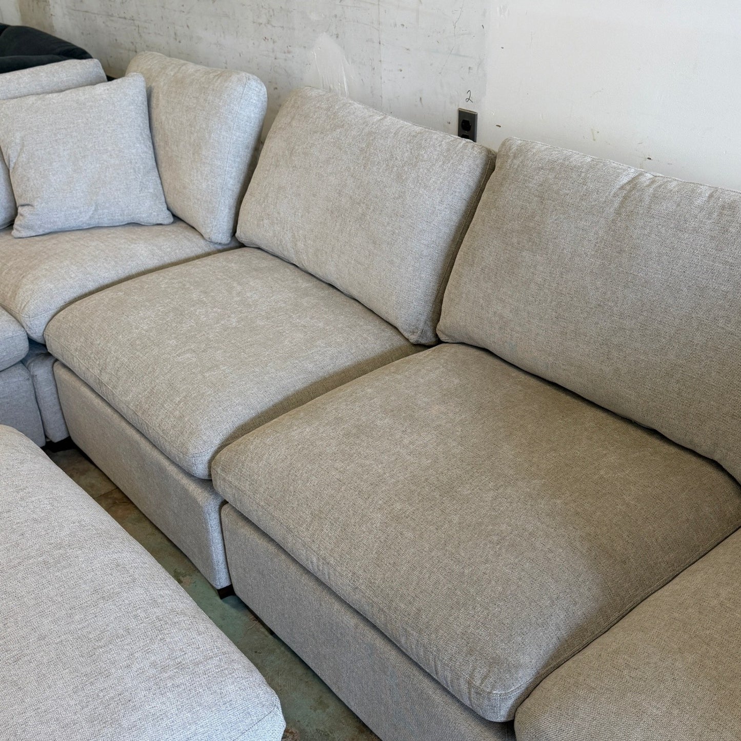 Thomasville Gray Lowell 6-piece Modular Sectional