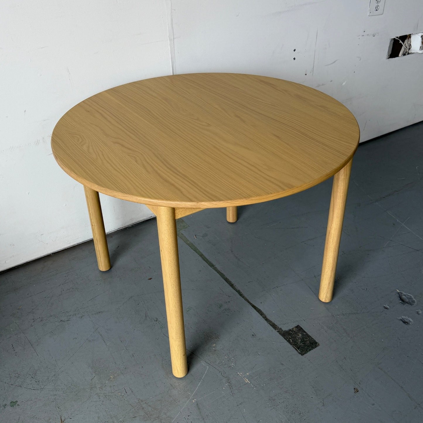 Article "Heidi" 42" Round Dining Table