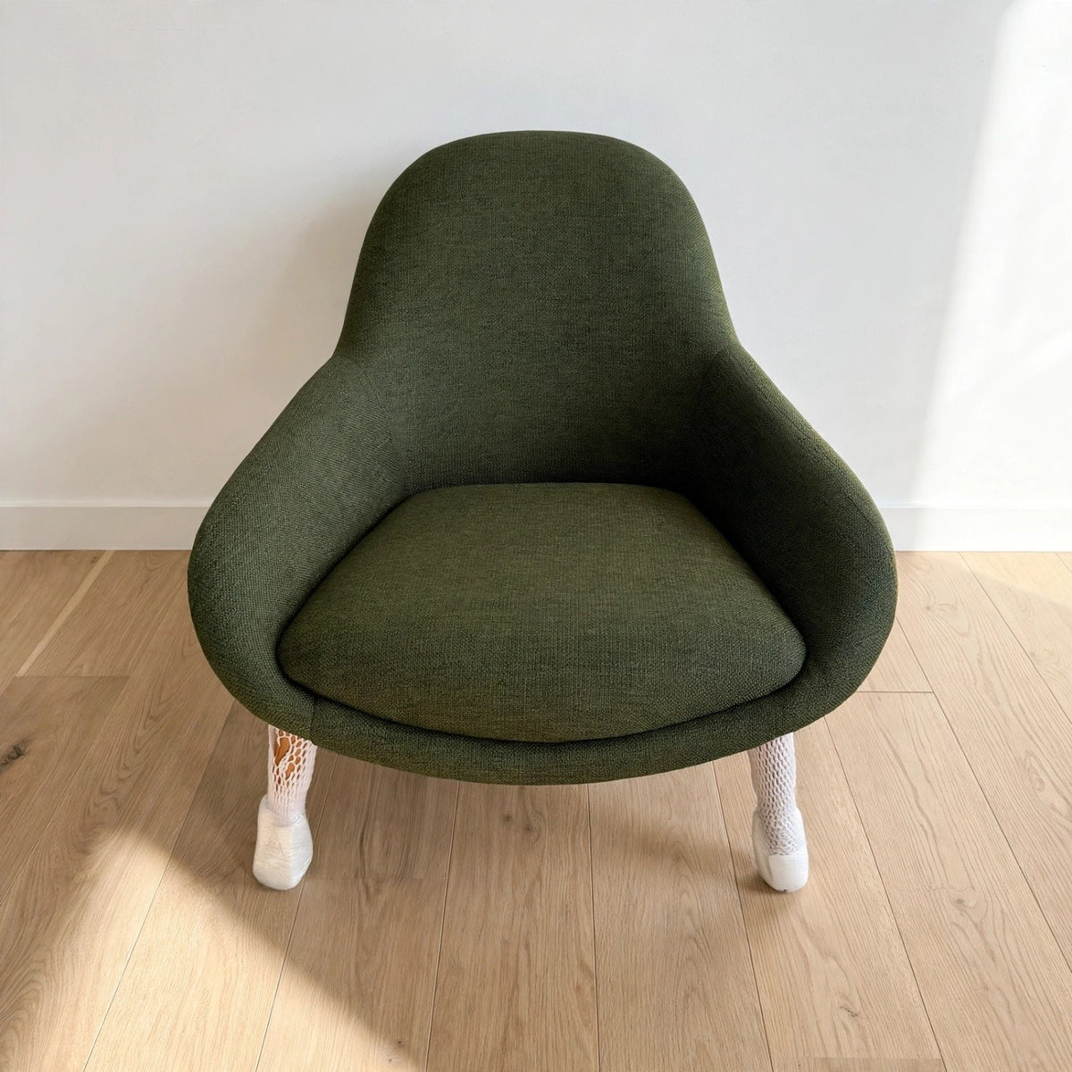 Article "Sunny" 32" Lounge Chair