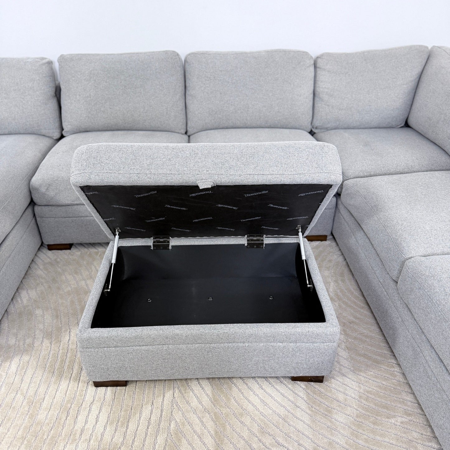 Thomasville Langdon Sectional with Storage Ottoman
