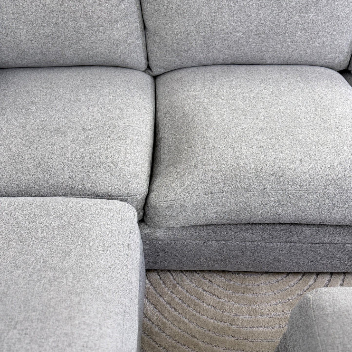 Thomasville Langdon Sectional with Storage Ottoman