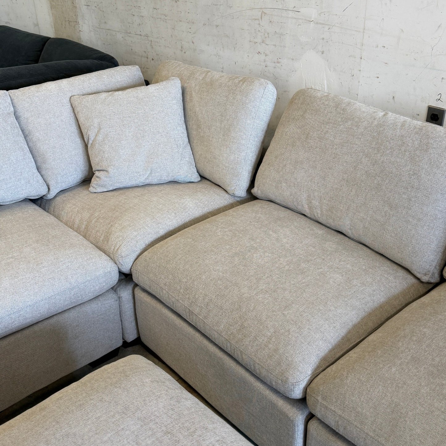 Thomasville Gray Lowell 6-piece Modular Sectional