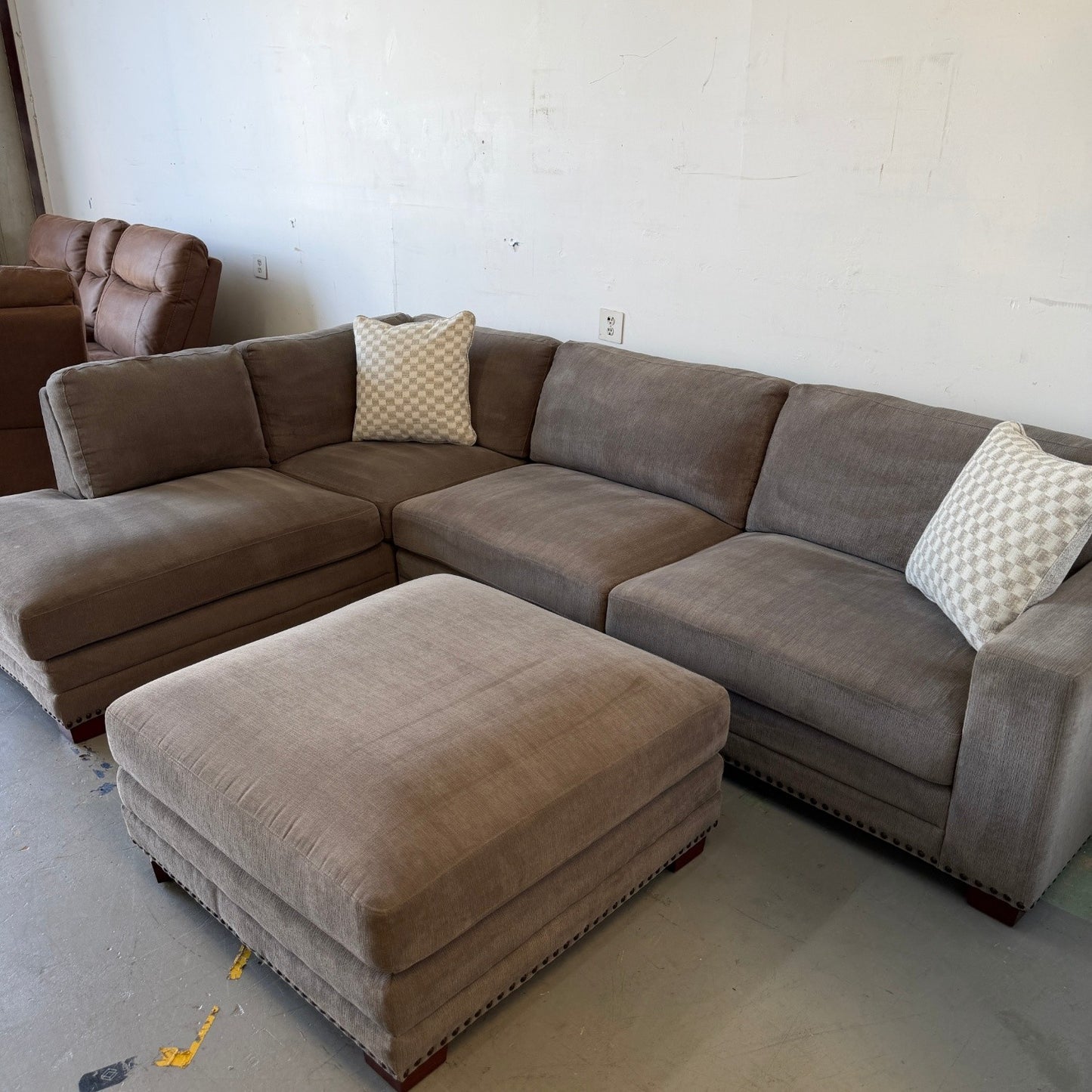 Penelope Gray Sectional With Ottoman