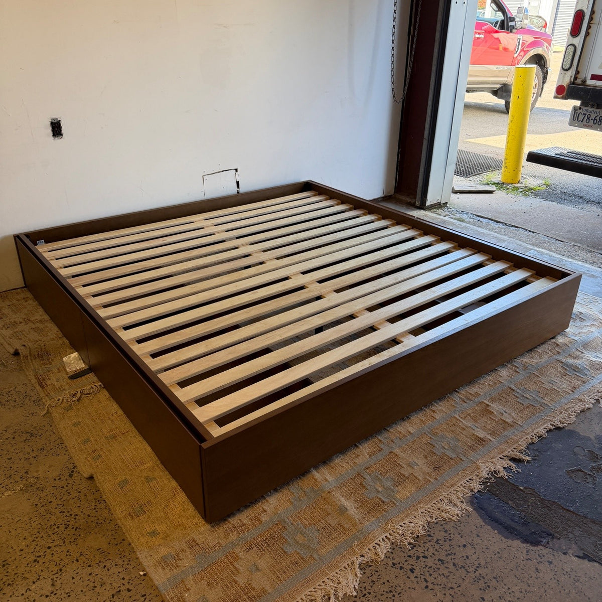 Article "Leif" King Platform Storage Bed