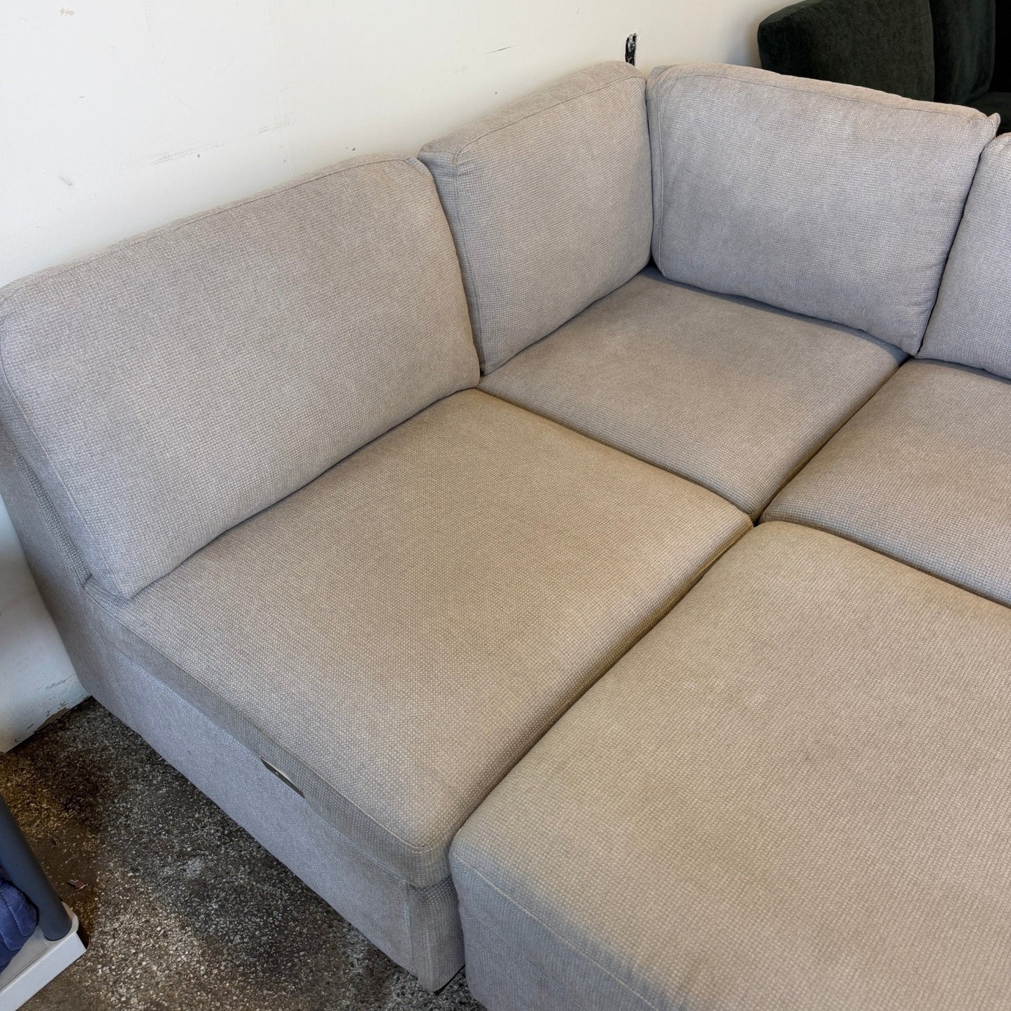 Thomasville Rockford 6-piece Fabric Modular Reclining Sectional