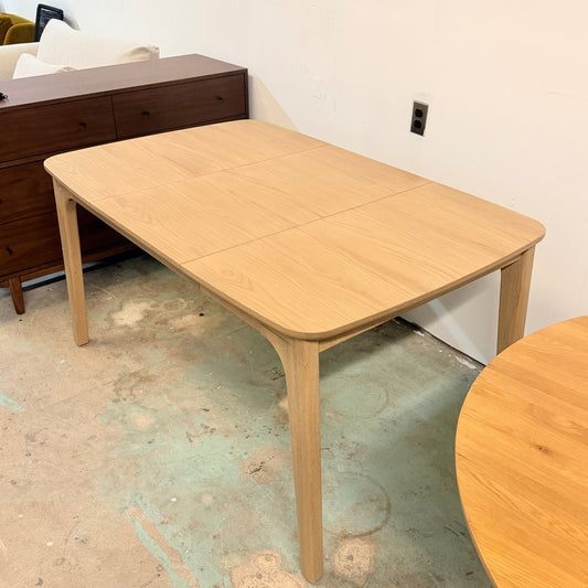 Article "Plumas" 37.5"-57.25" Extendable Dining Table