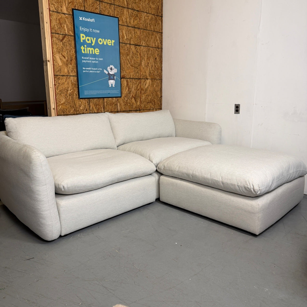 Article "Leigh" 2-Seat Sofa + Ottoman