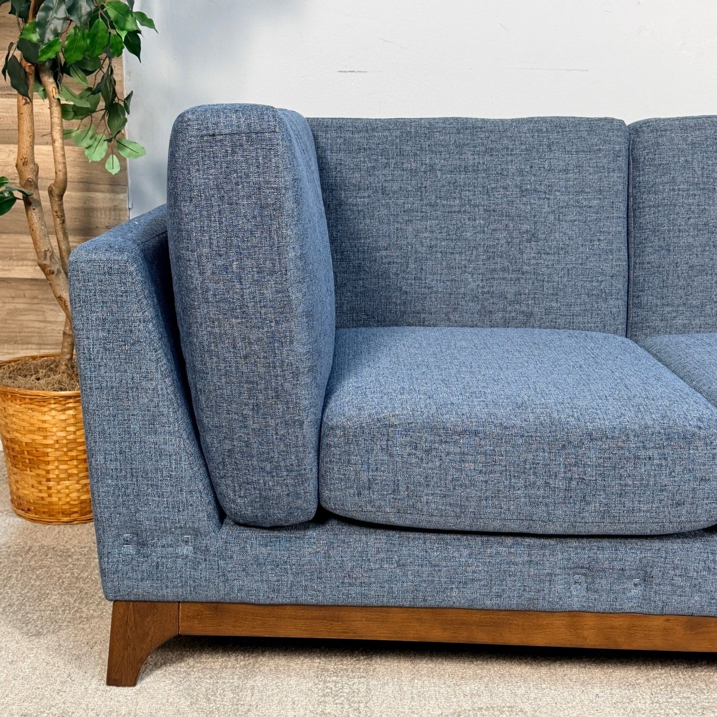 Article "Ceni" Blue Sofa