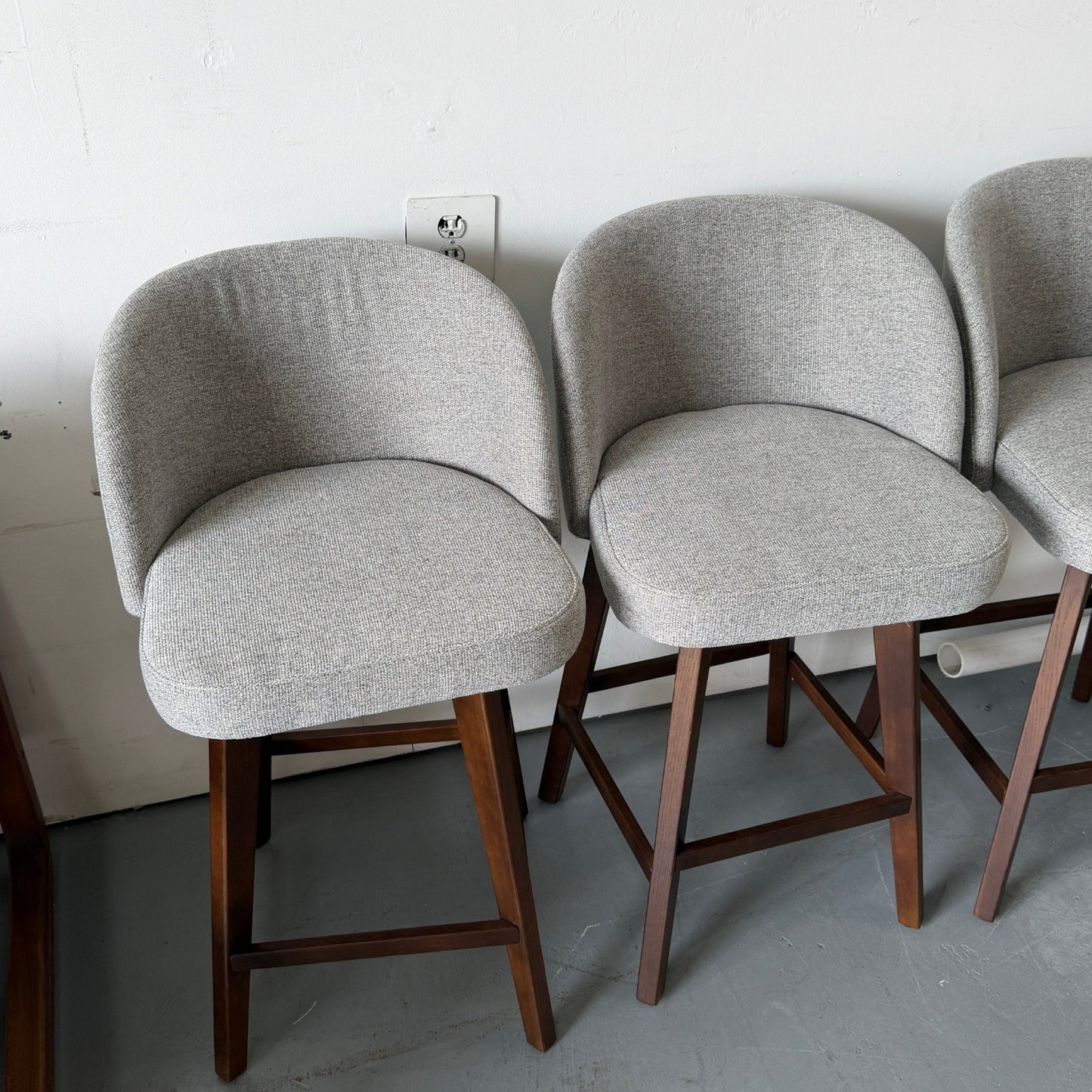 4 Article "Alta" Swivel Counter Stools