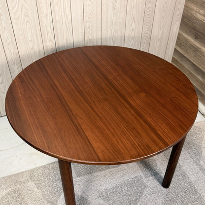 Article "Heidi" 42" Round Dining Table