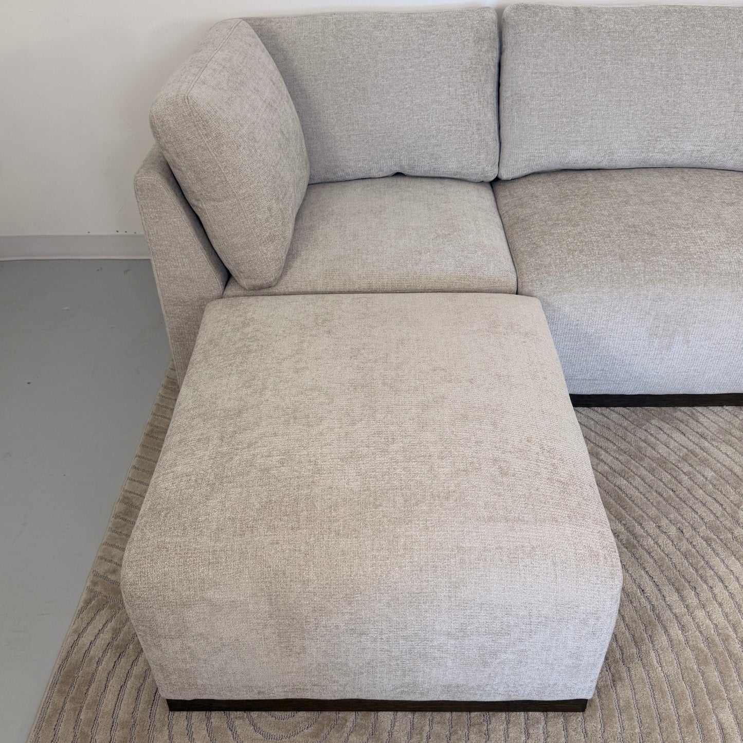 Costco Henredon Murphy Fabric 6-piece Modular Sectional with Ottoman