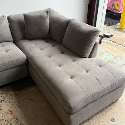 Thomasville Miles Fabric Sectional With Power Footrest