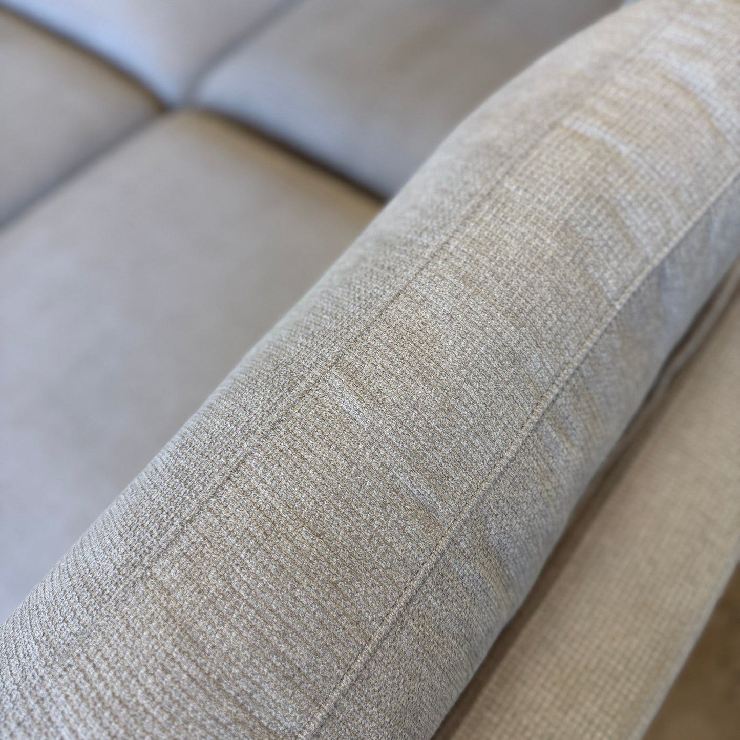 Thomasville Rockford 6-piece Fabric Modular Reclining Sectional