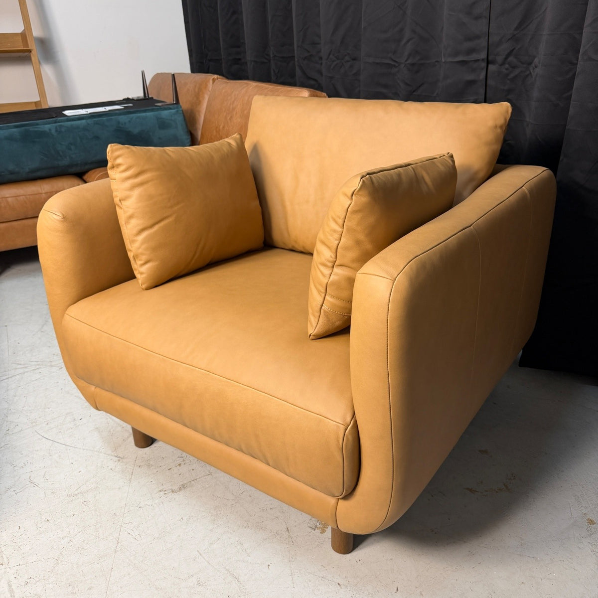 Article "Nora" 40.5" Leather Lounge Chair