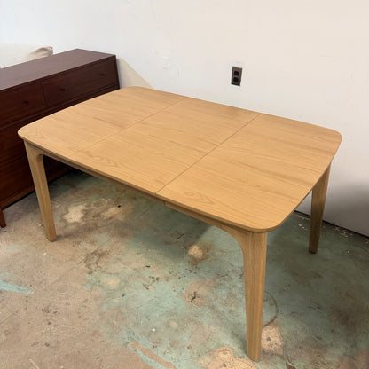 Article "Plumas" 37.5"-57.25" Extendable Dining Table