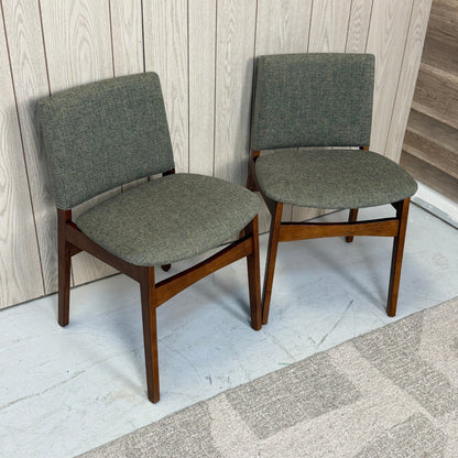 4 Nosh Dining Chair In Walnut and Hemlock Green