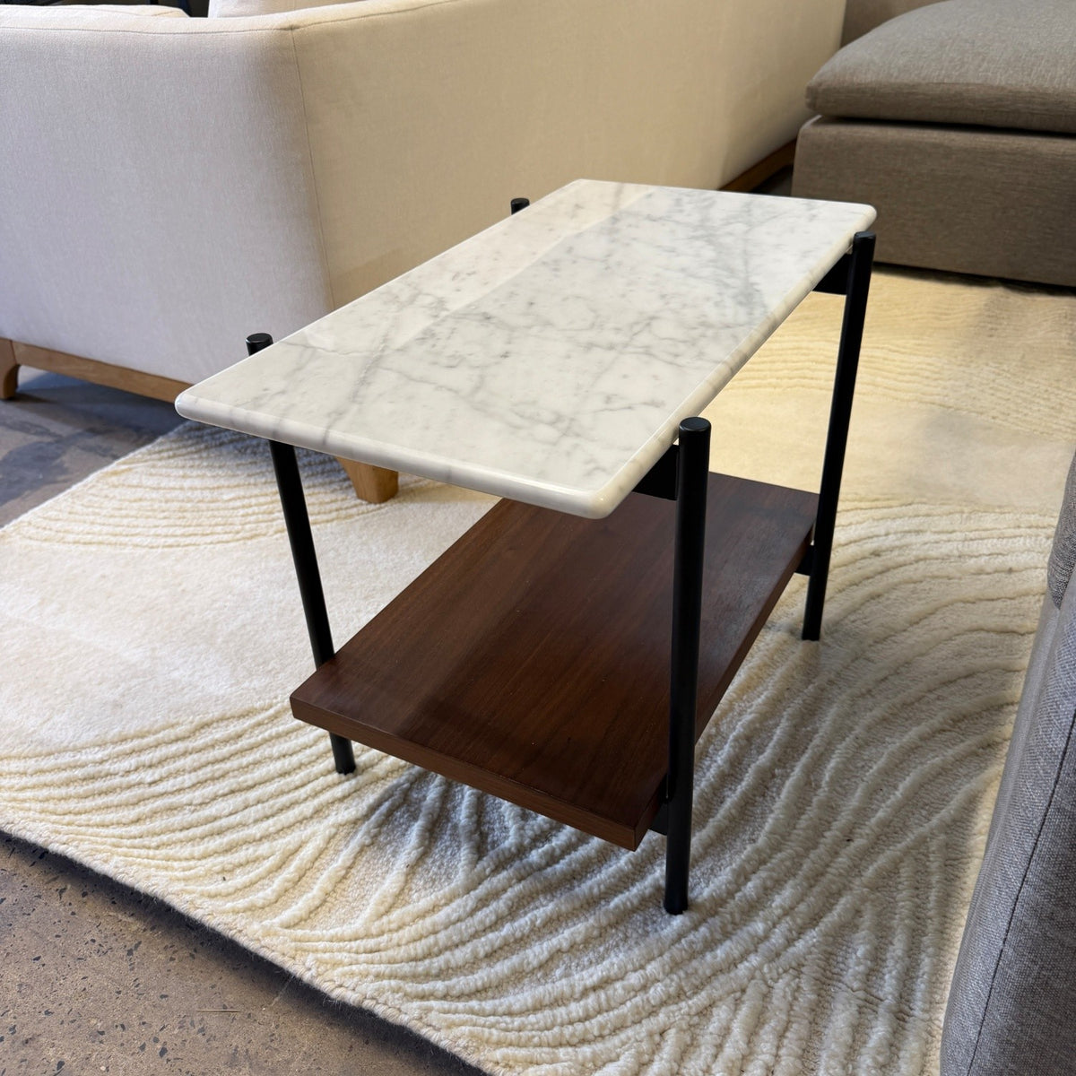 Article "Agotu" Marble Side Table